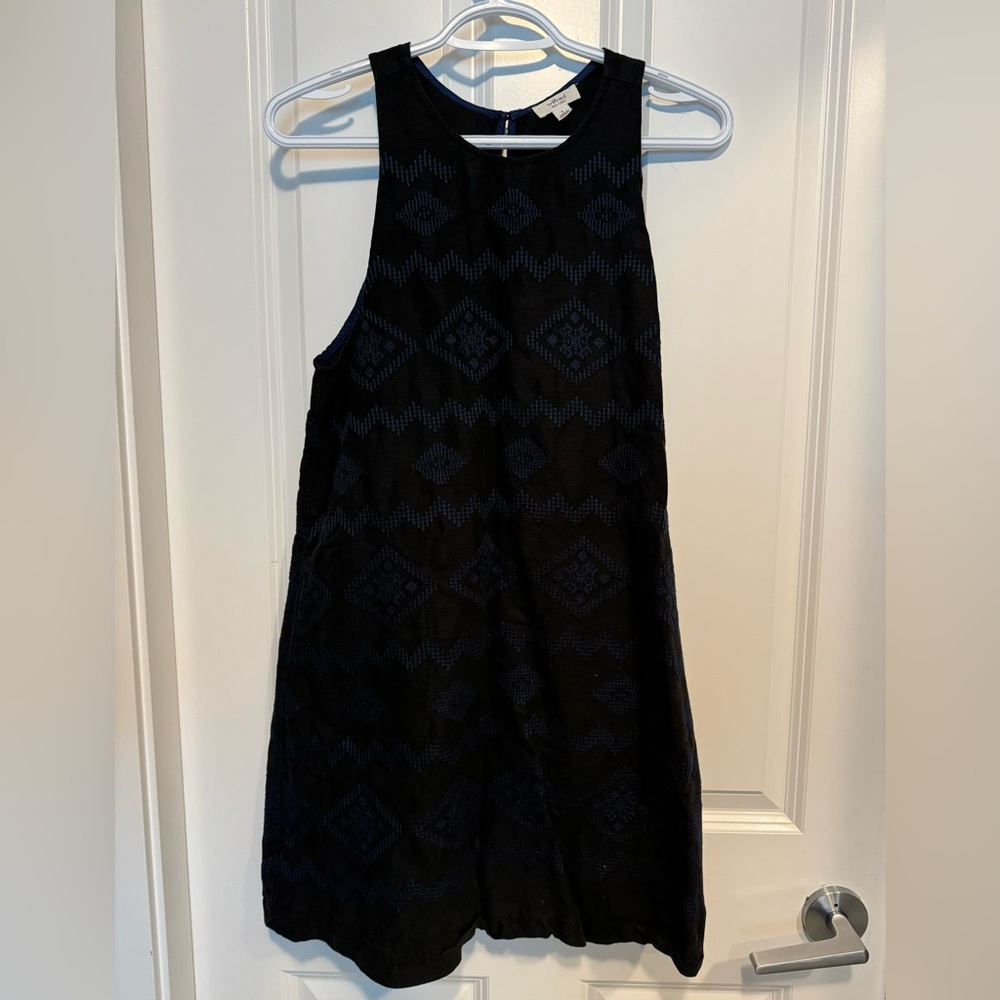 Wilfred dress with pockets. Blue embroidery